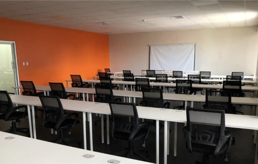 Locales Comerciales u Oficina / Call Center Venta y Alquiler – 2,443 m2 Piantini