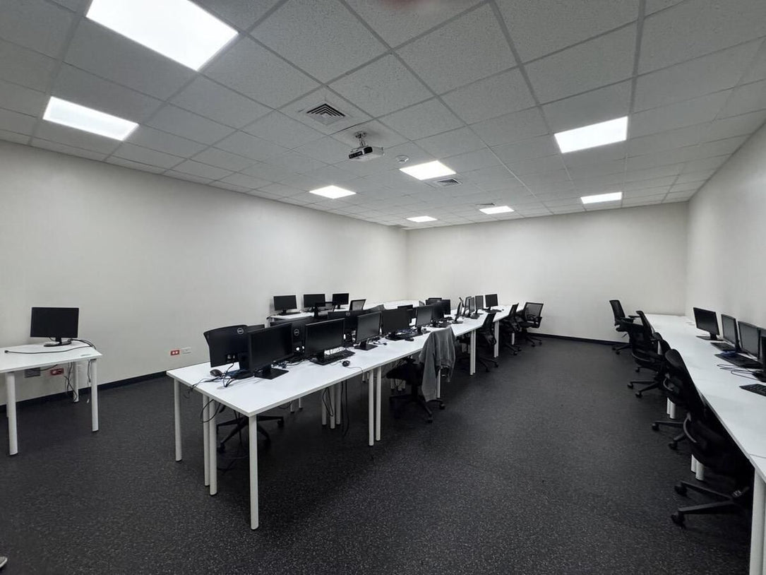 Locales Comerciales u Oficina / Call Center Venta y Alquiler – 2,443 m2 Piantini