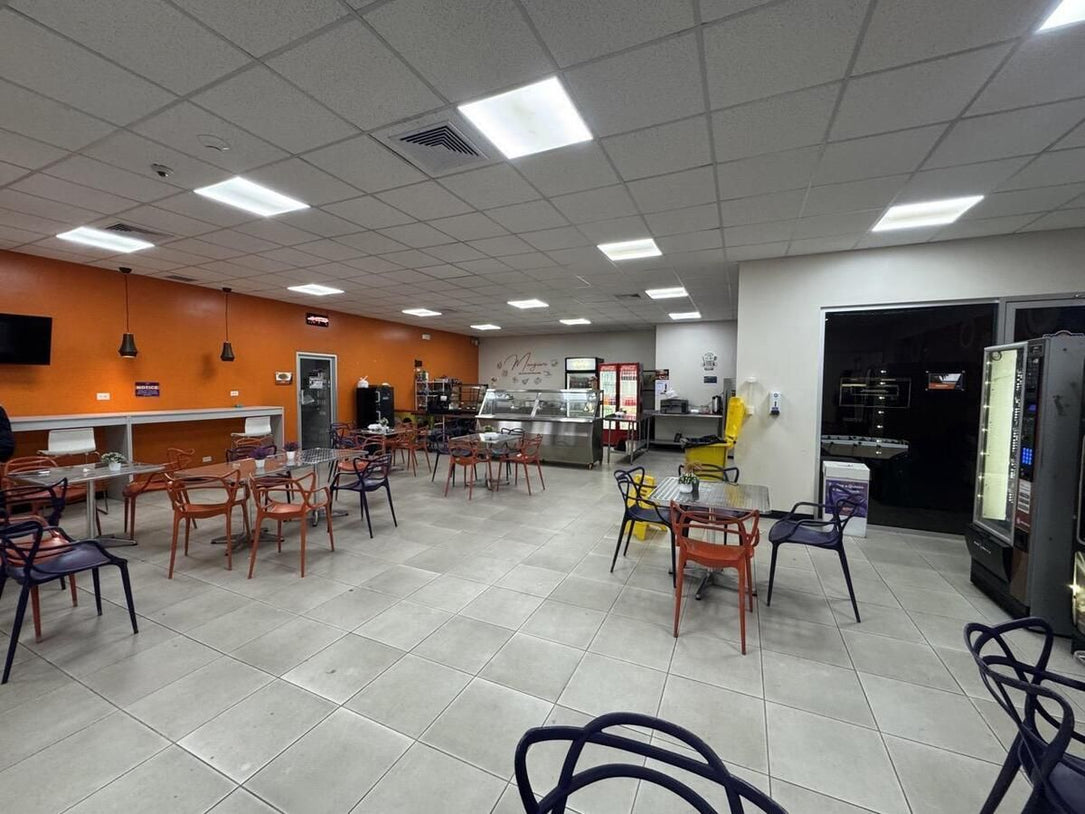 Locales Comerciales u Oficina / Call Center Venta y Alquiler – 2,443 m2 Piantini