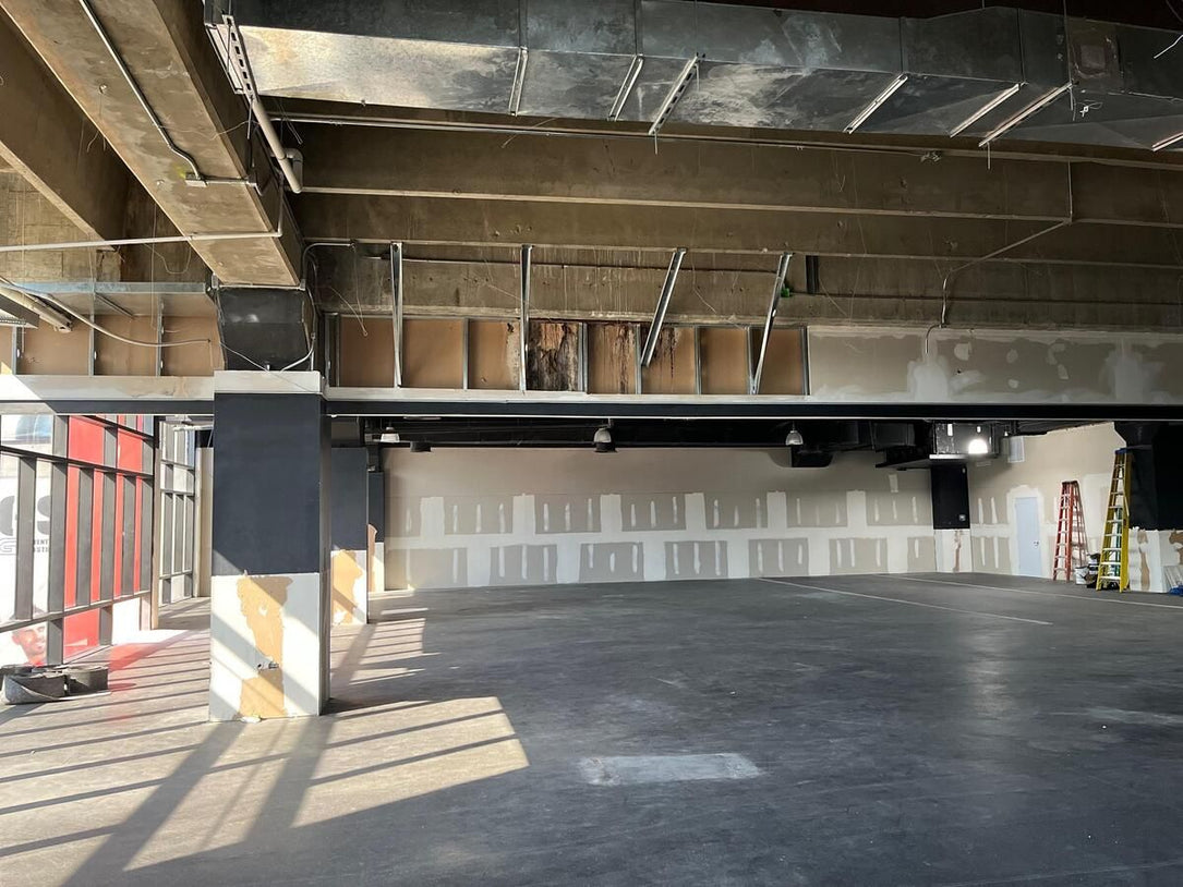 Locales Comerciales u Oficina / Call Center Venta y Alquiler – 2,443 m2 Piantini