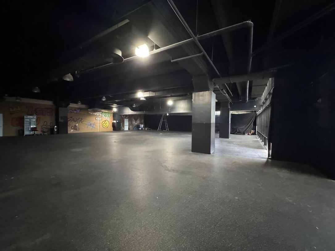 Locales Comerciales u Oficina / Call Center Venta y Alquiler – 2,443 m2 Piantini