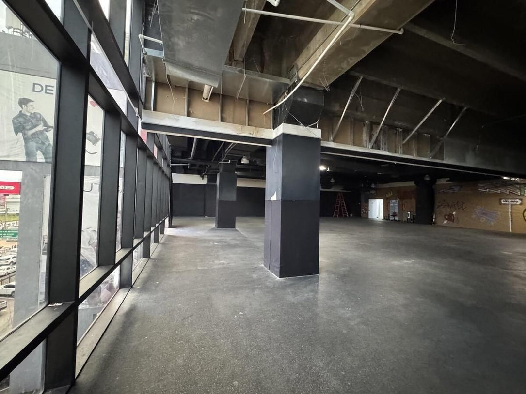 Locales Comerciales u Oficina / Call Center Venta y Alquiler – 2,443 m2 Piantini