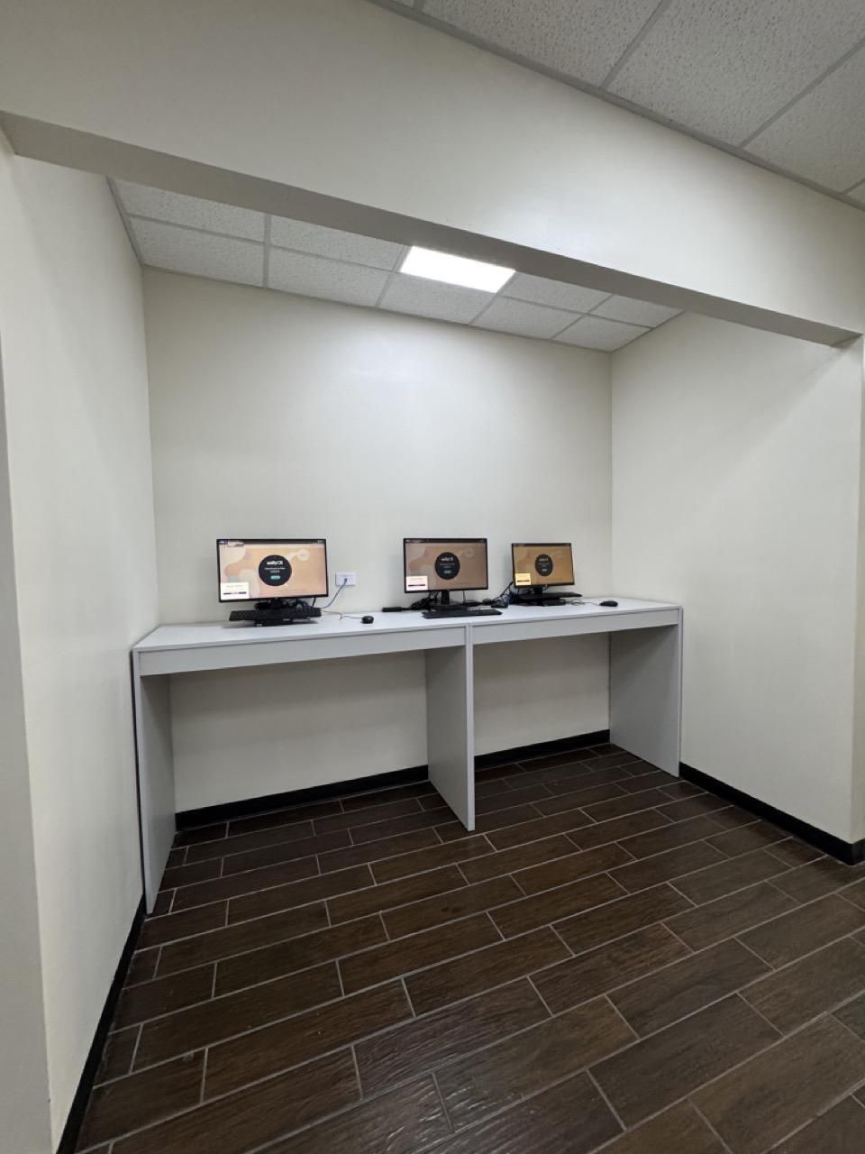 Locales Comerciales u Oficina / Call Center Venta y Alquiler – 2,443 m2 Piantini