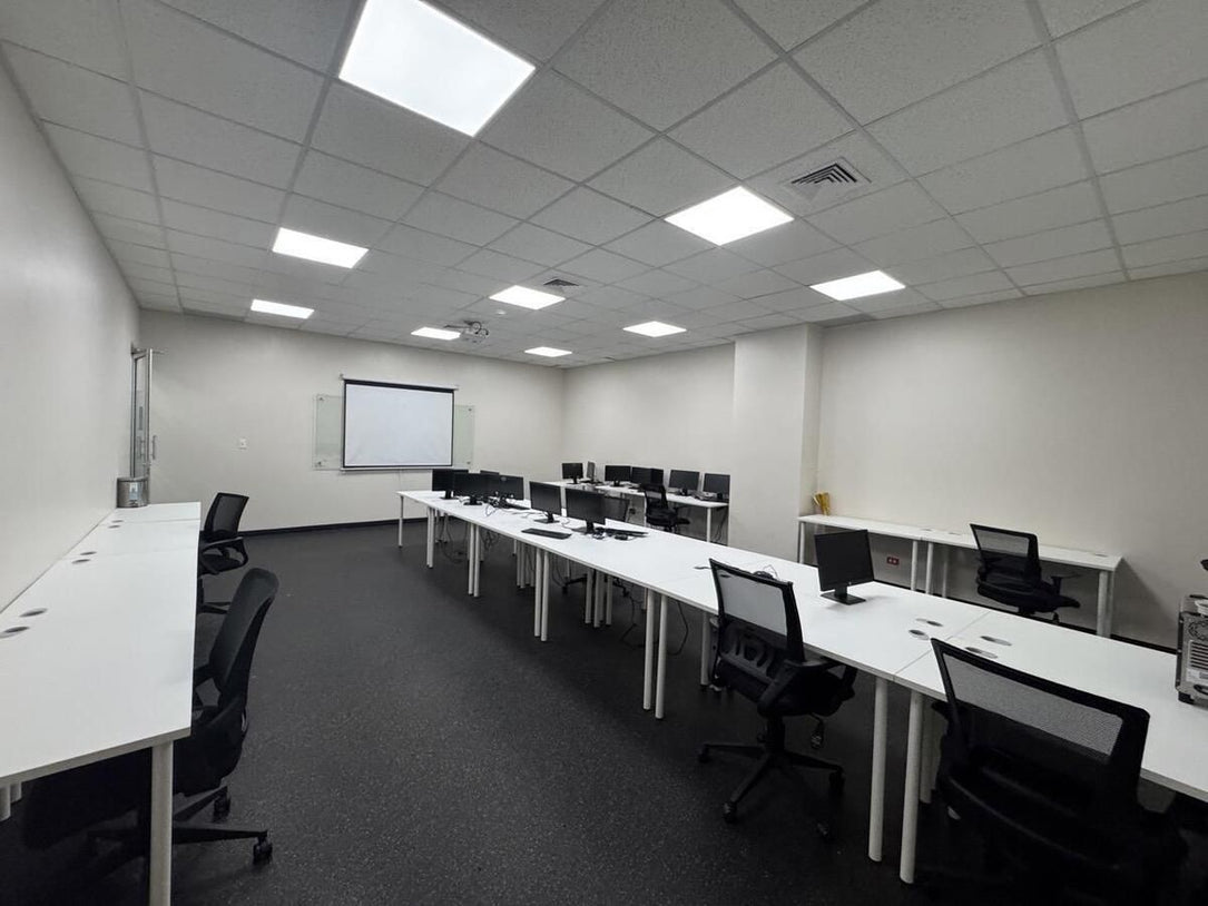 Locales Comerciales u Oficina / Call Center Venta y Alquiler – 2,443 m2 Piantini