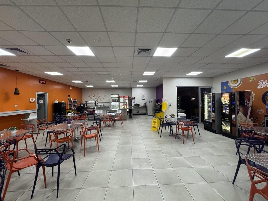 Locales Comerciales u Oficina / Call Center Venta y Alquiler – 2,443 m2 Piantini