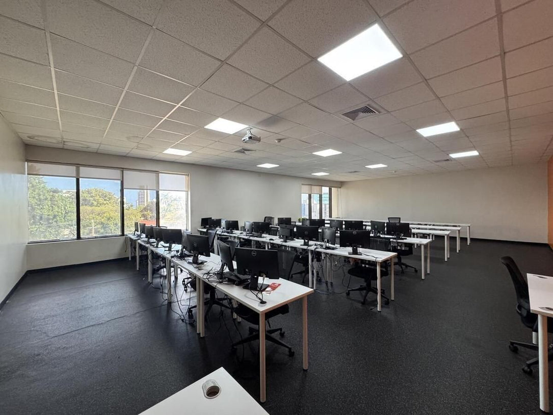 Locales Comerciales u Oficina / Call Center Venta y Alquiler – 2,443 m2 Piantini