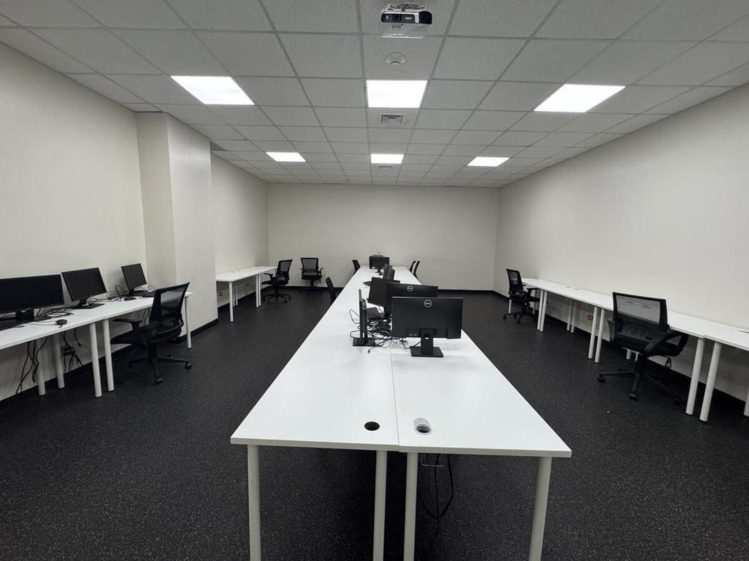 Locales Comerciales u Oficina / Call Center Venta y Alquiler – 2,443 m2 Piantini