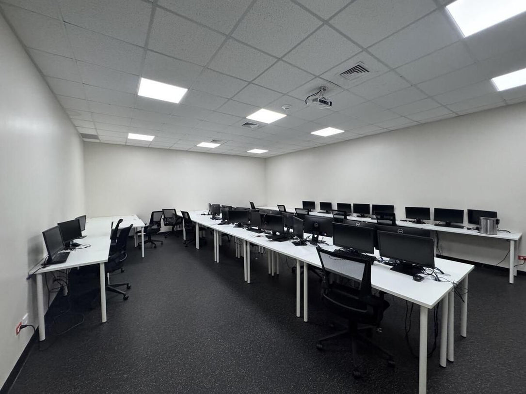 Locales Comerciales u Oficina / Call Center Venta y Alquiler – 2,443 m2 Piantini