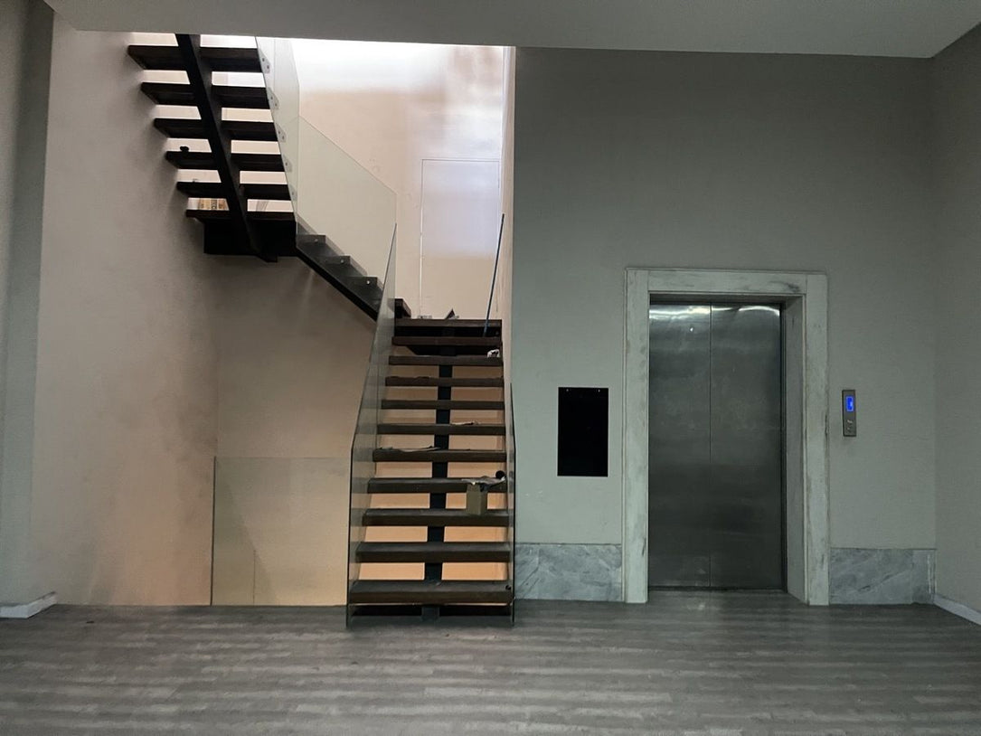 Edificio Comercial u Oficinas de 2,700 m² en Alquiler | Piantini, Santo Domingo