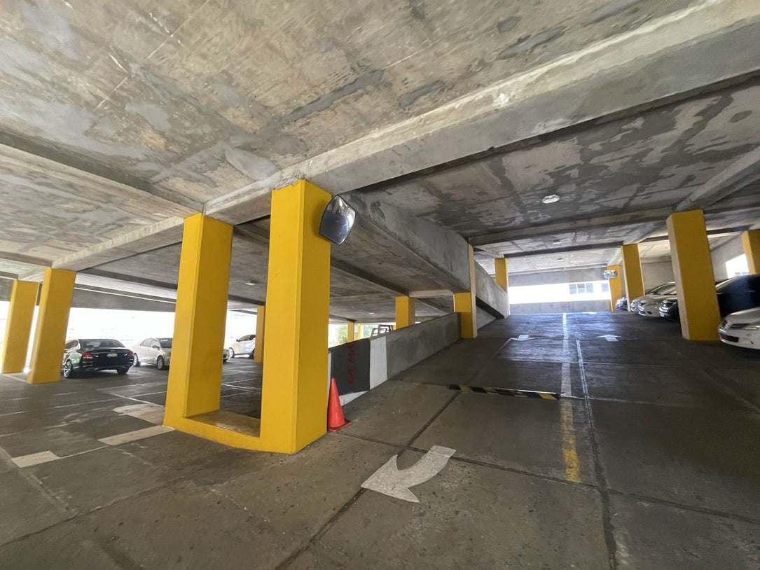 Oficinas desde 244 hasta 2,762 m² en Alquiler | Av. John F. Kennedy, Miraflores, Santo Domingo (A Remodelar)