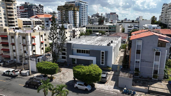Edificio oficinas alquiler Bella Vista Santo Domingo