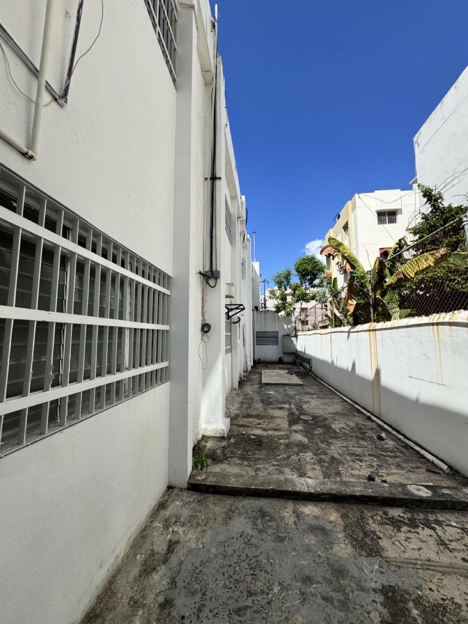 Edificio oficinas alquiler Bella Vista Santo Domingo