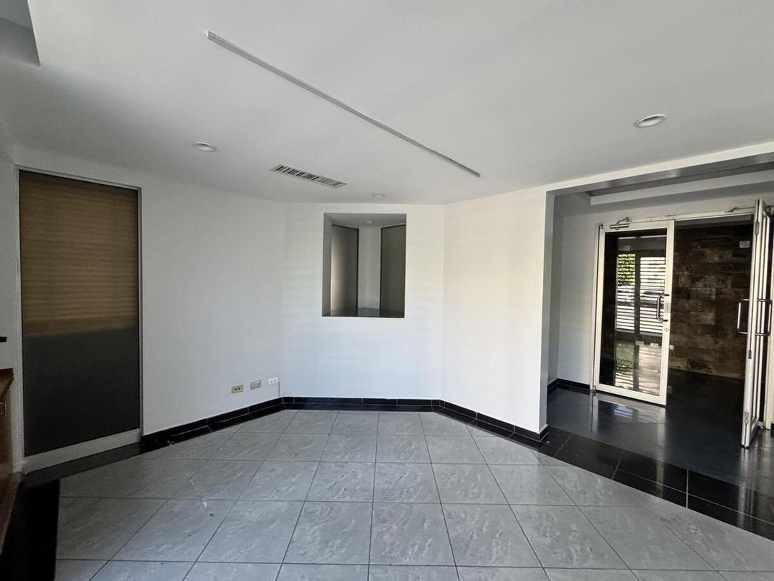 Edificio oficinas alquiler Bella Vista Santo Domingo
