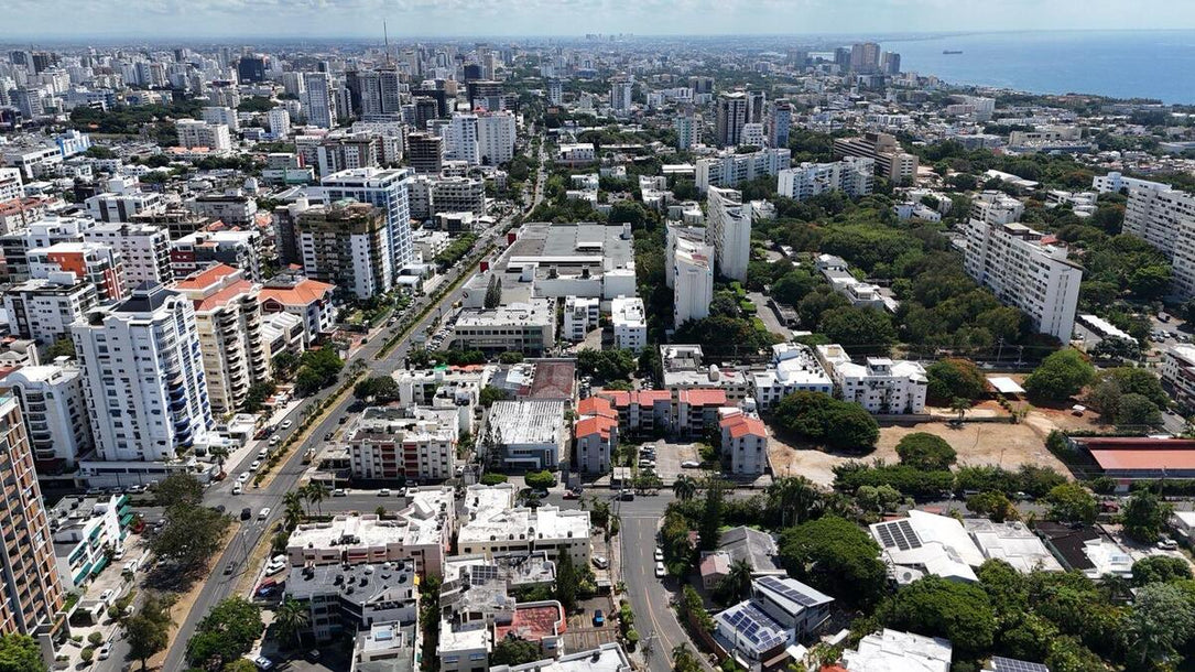 Edificio oficinas alquiler Bella Vista Santo Domingo