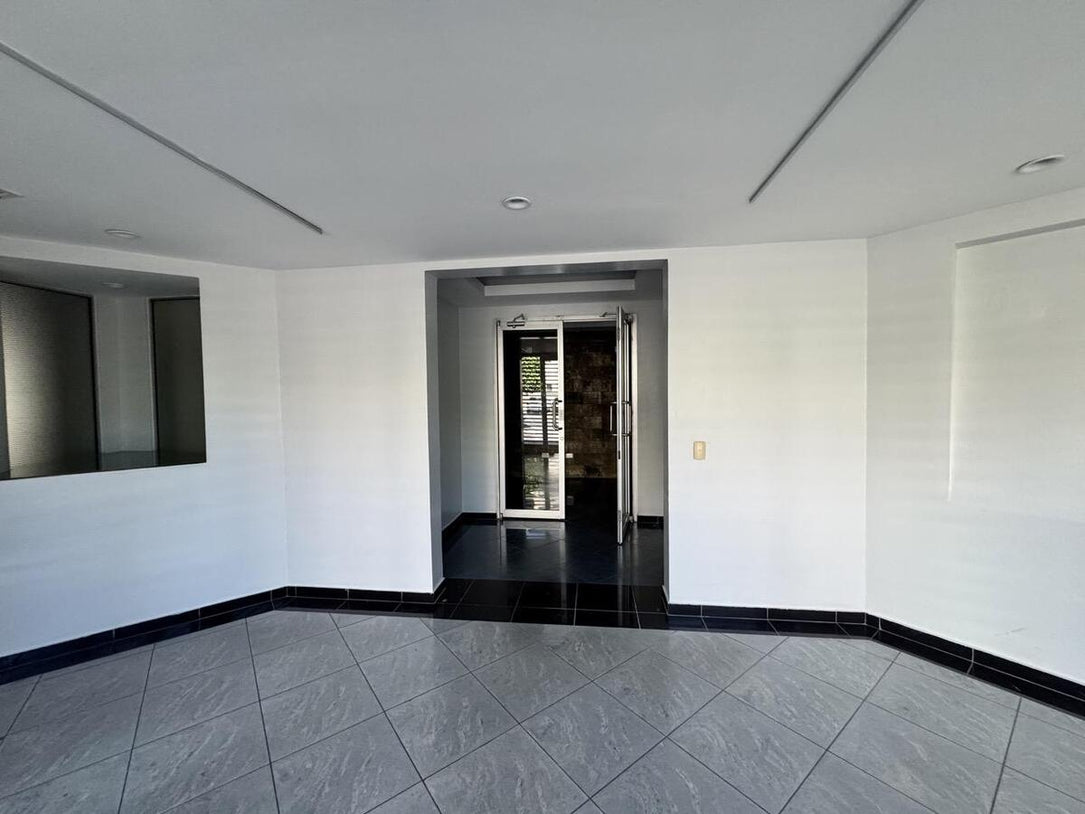 Edificio oficinas alquiler Bella Vista Santo Domingo