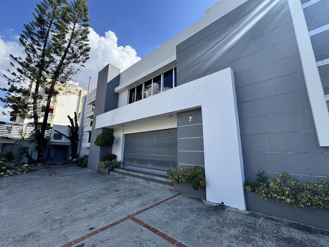 Edificio oficinas alquiler Bella Vista Santo Domingo