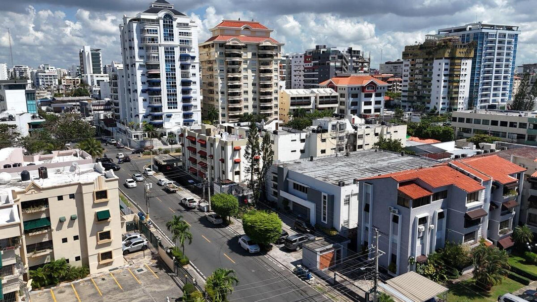 Edificio oficinas alquiler Bella Vista Santo Domingo