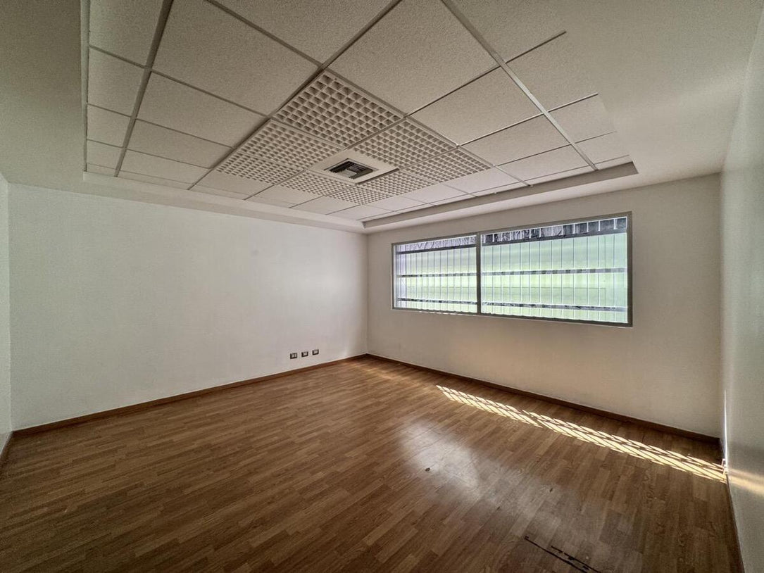 Edificio oficinas alquiler Bella Vista Santo Domingo