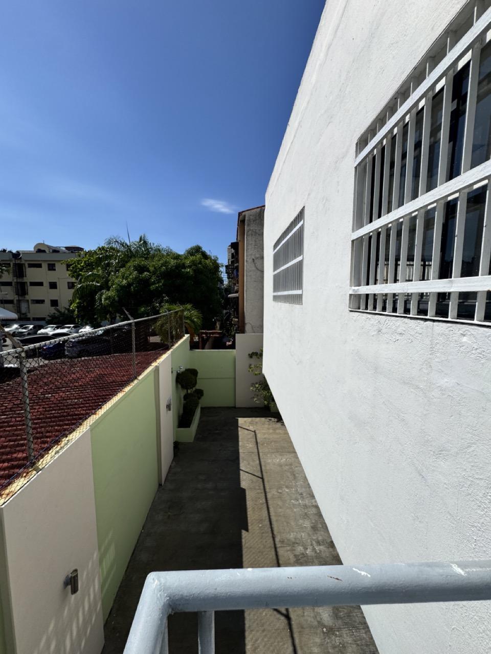 Edificio oficinas alquiler Bella Vista Santo Domingo