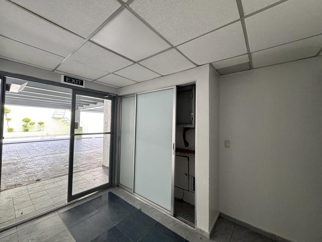 Edificio oficinas alquiler Bella Vista Santo Domingo