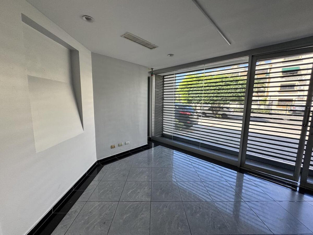 Edificio oficinas alquiler Bella Vista Santo Domingo
