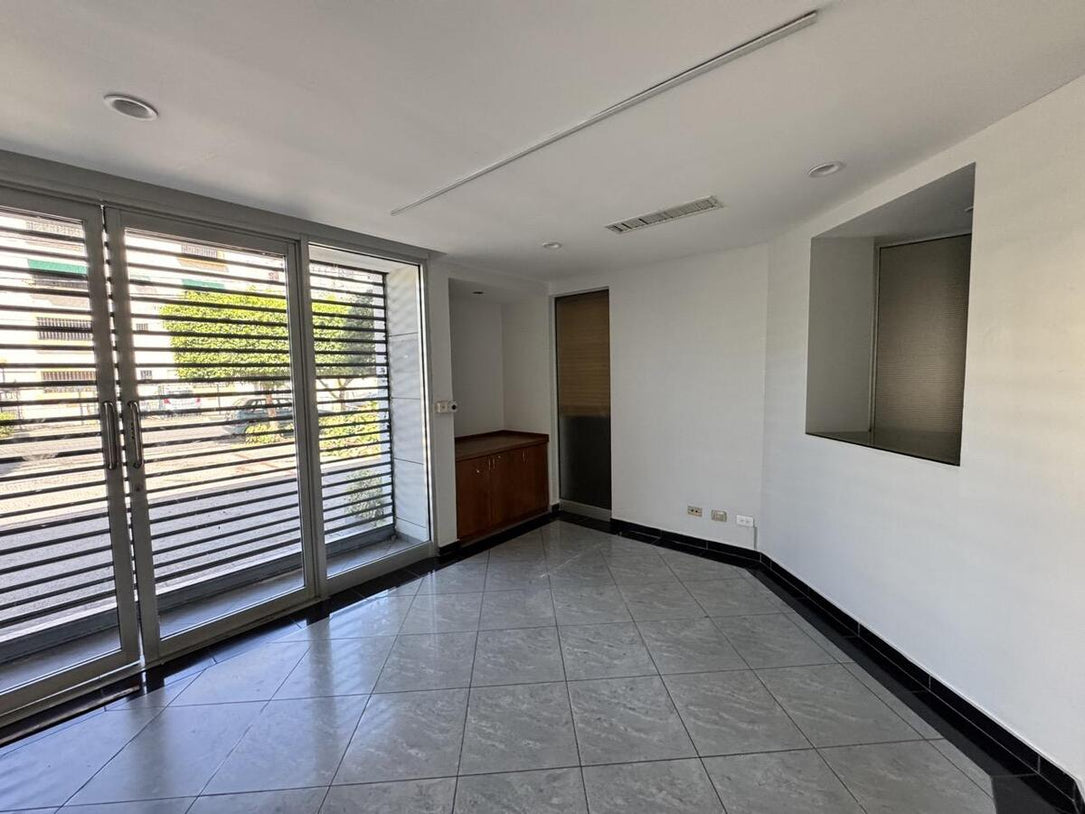 Edificio oficinas alquiler Bella Vista Santo Domingo