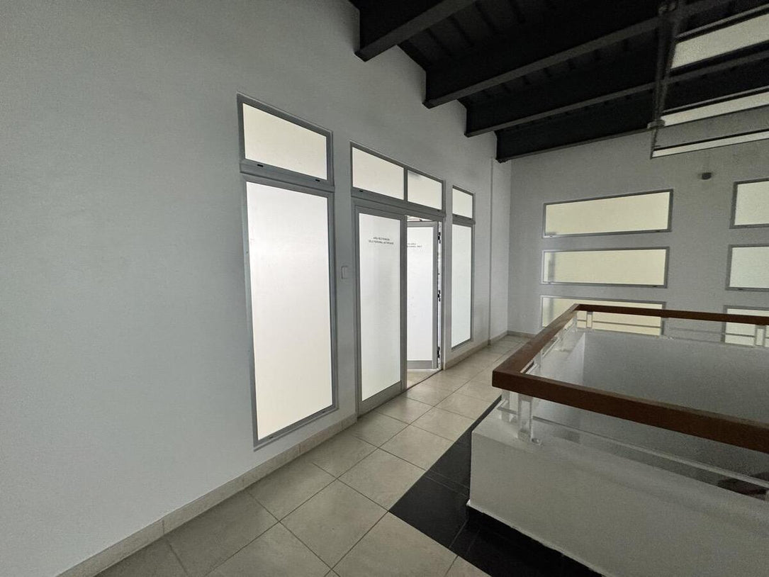 Edificio oficinas alquiler Bella Vista Santo Domingo