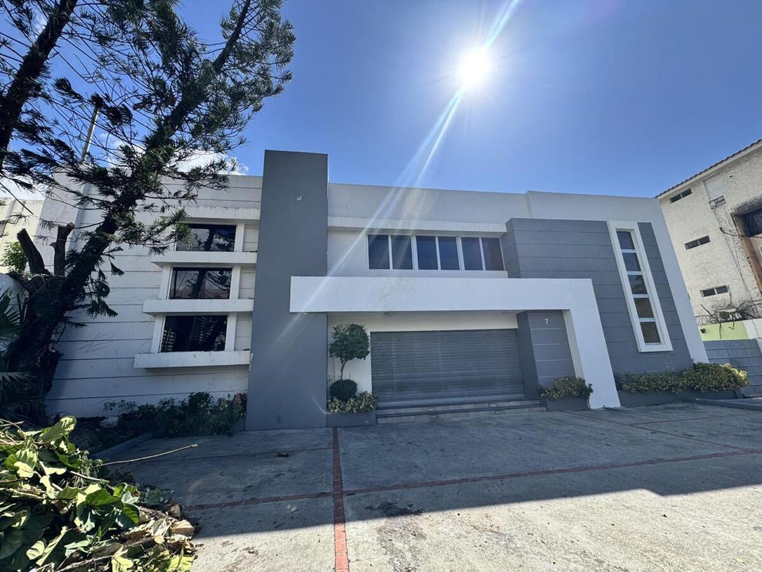Edificio oficinas alquiler Bella Vista Santo Domingo