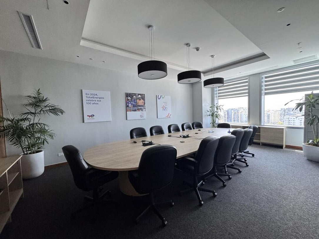 Oficina corporativa alquiler Piantini Acropolis Santo Domingo