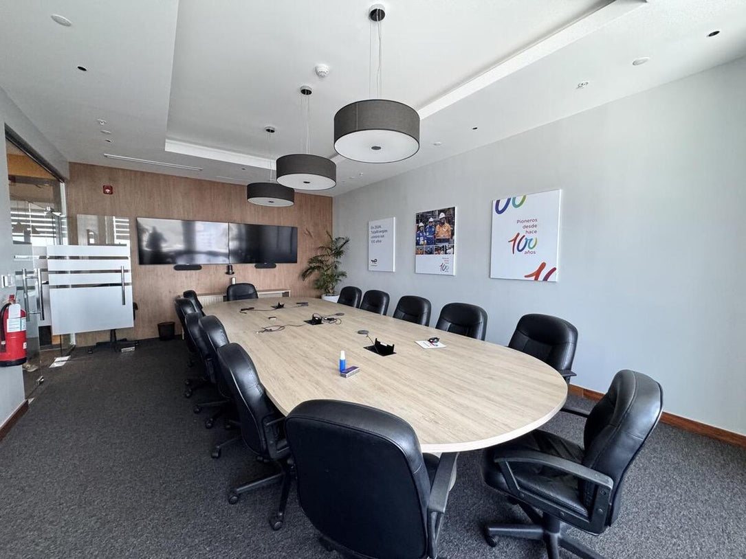 Oficina corporativa alquiler Piantini Acropolis Santo Domingo