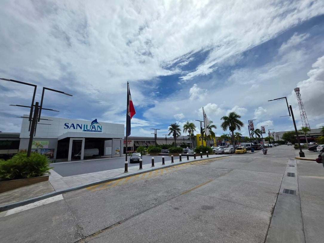 Locales Comerciales en Alquiler – 164 m² | San Juan Shopping Center | Punta Cana