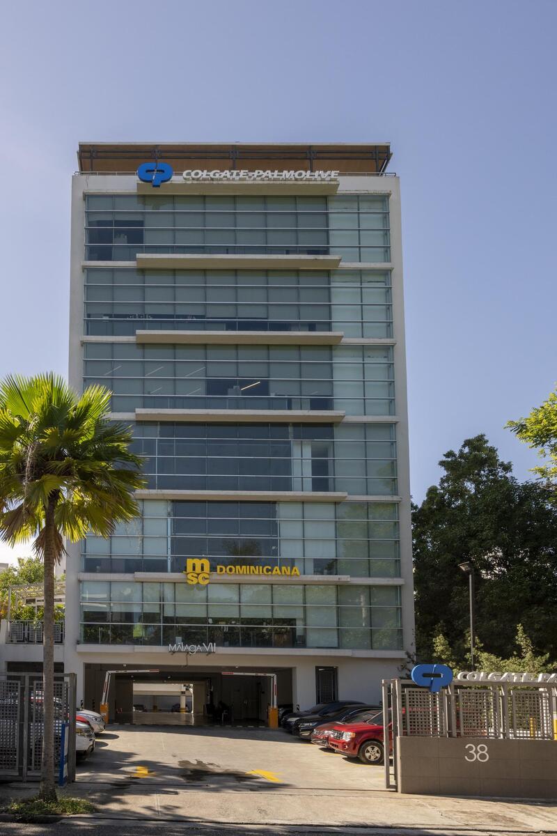 Oficinas Corporativas en Alquiler – 515 m² y 1,030 m² | Edificio Empresarial en Naco | Santo Domingo
