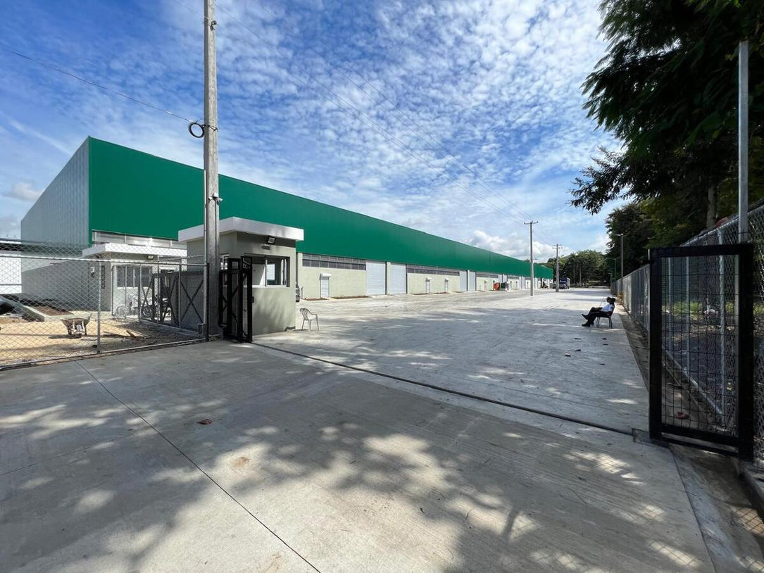 Nave industrial alquiler Aut. Duarte KM 18 Santo Domingo