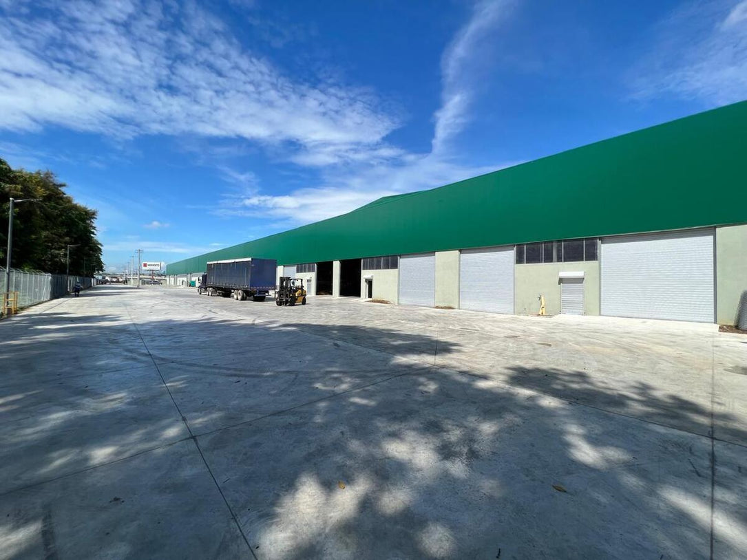 Nave industrial alquiler Aut. Duarte KM 18 Santo Domingo