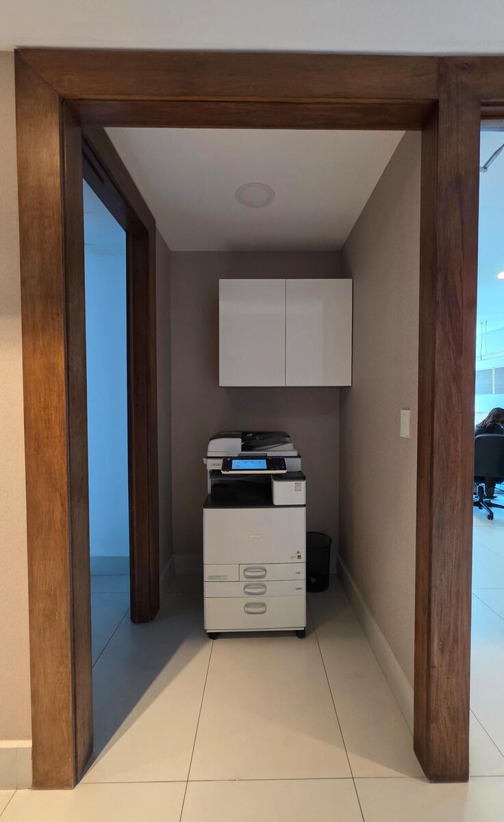 Oficina Corporativa Amueblada en Alquiler  y Venta – 235 m² | Torre Fórum, Santo Domingo