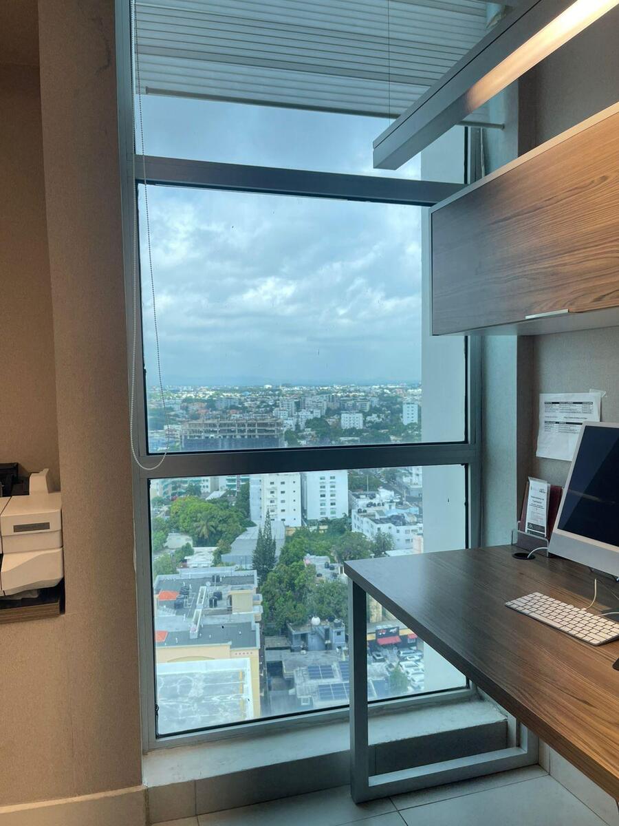 Oficina Corporativa Amueblada en Alquiler  y Venta – 235 m² | Torre Fórum, Santo Domingo