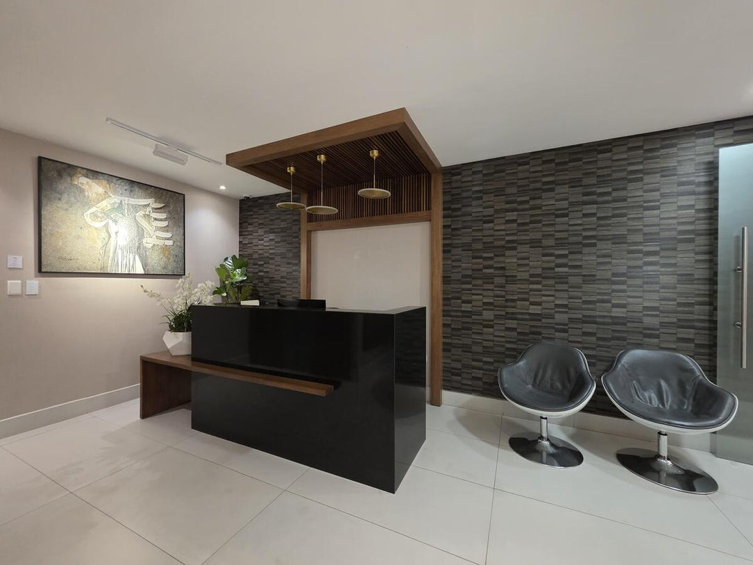 Oficina Corporativa Amueblada en Alquiler  y Venta – 235 m² | Torre Fórum, Santo Domingo