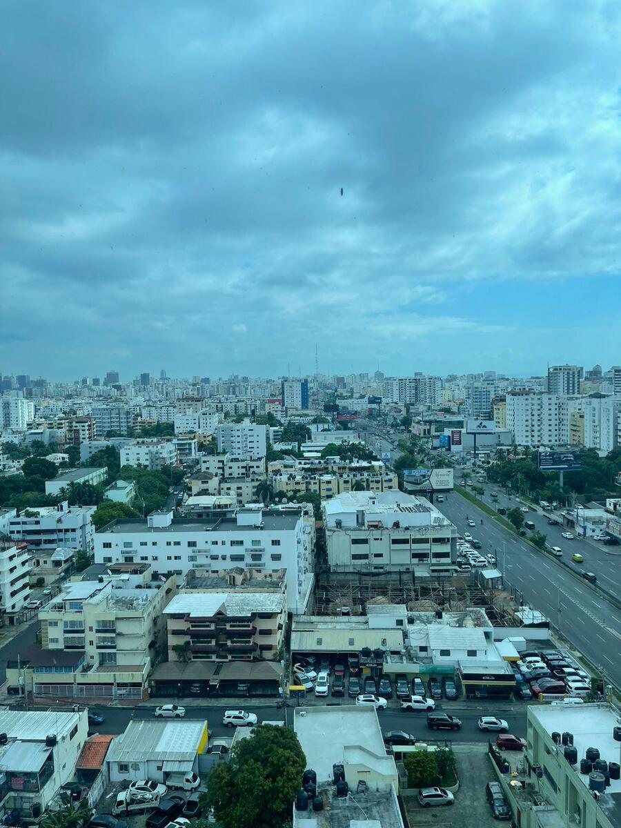 Oficina Corporativa Amueblada en Alquiler  y Venta – 235 m² | Torre Fórum, Santo Domingo