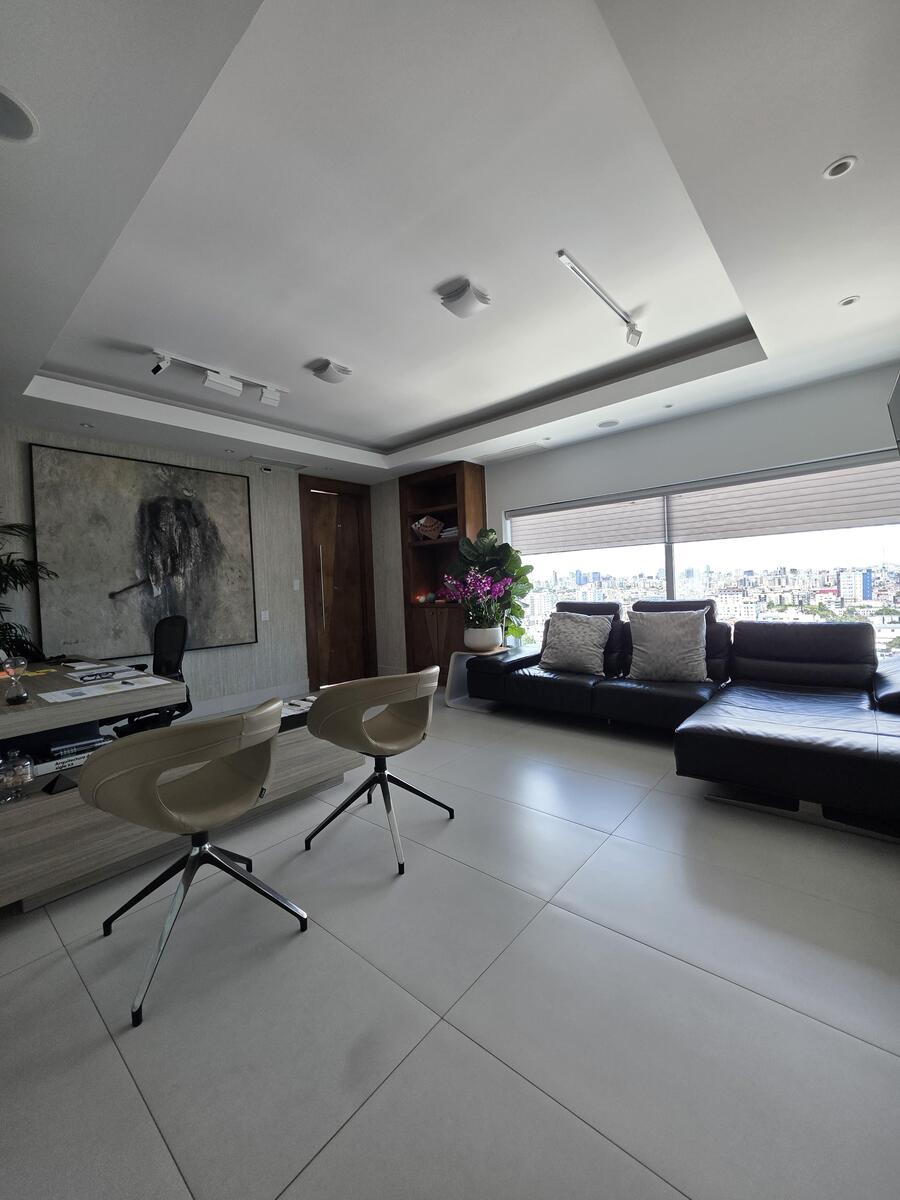 Oficina Corporativa Amueblada en Alquiler  y Venta – 235 m² | Torre Fórum, Santo Domingo
