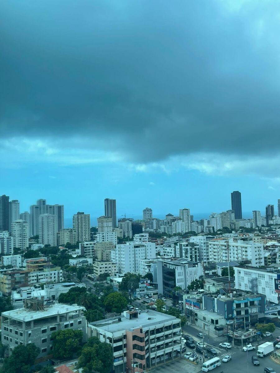 Oficina Corporativa Amueblada en Alquiler  y Venta – 235 m² | Torre Fórum, Santo Domingo