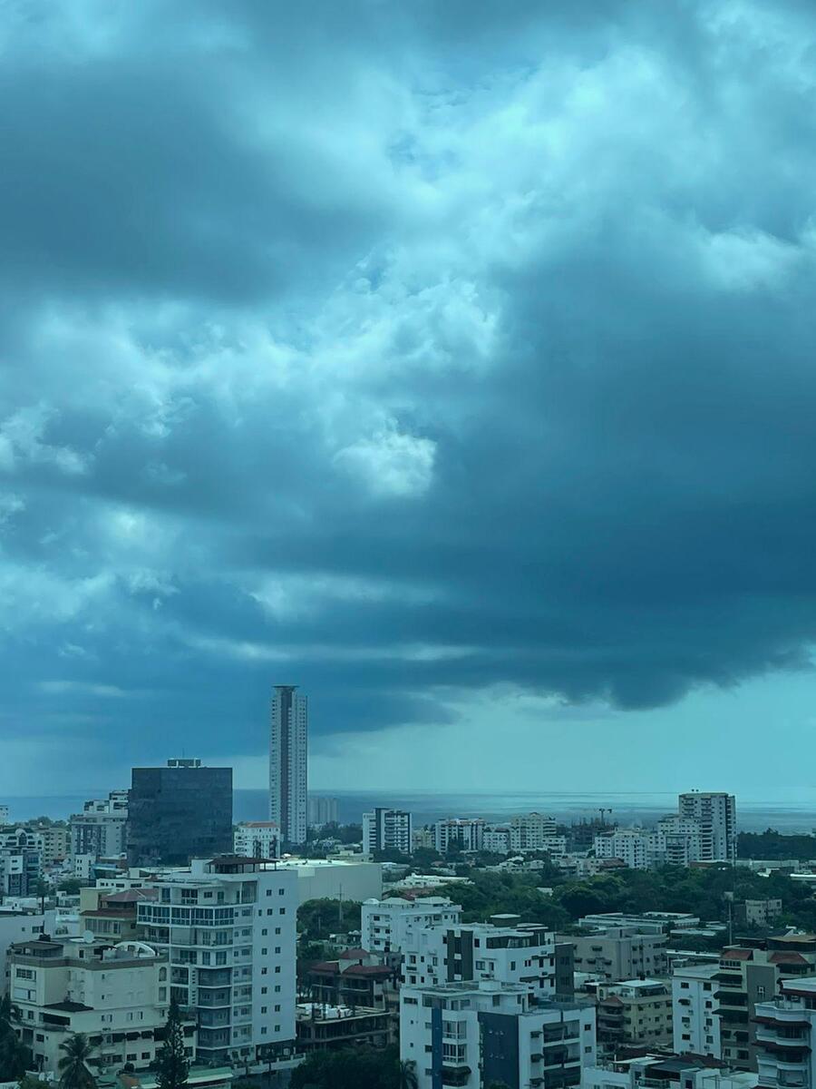 Oficina Corporativa Amueblada en Alquiler  y Venta – 235 m² | Torre Fórum, Santo Domingo