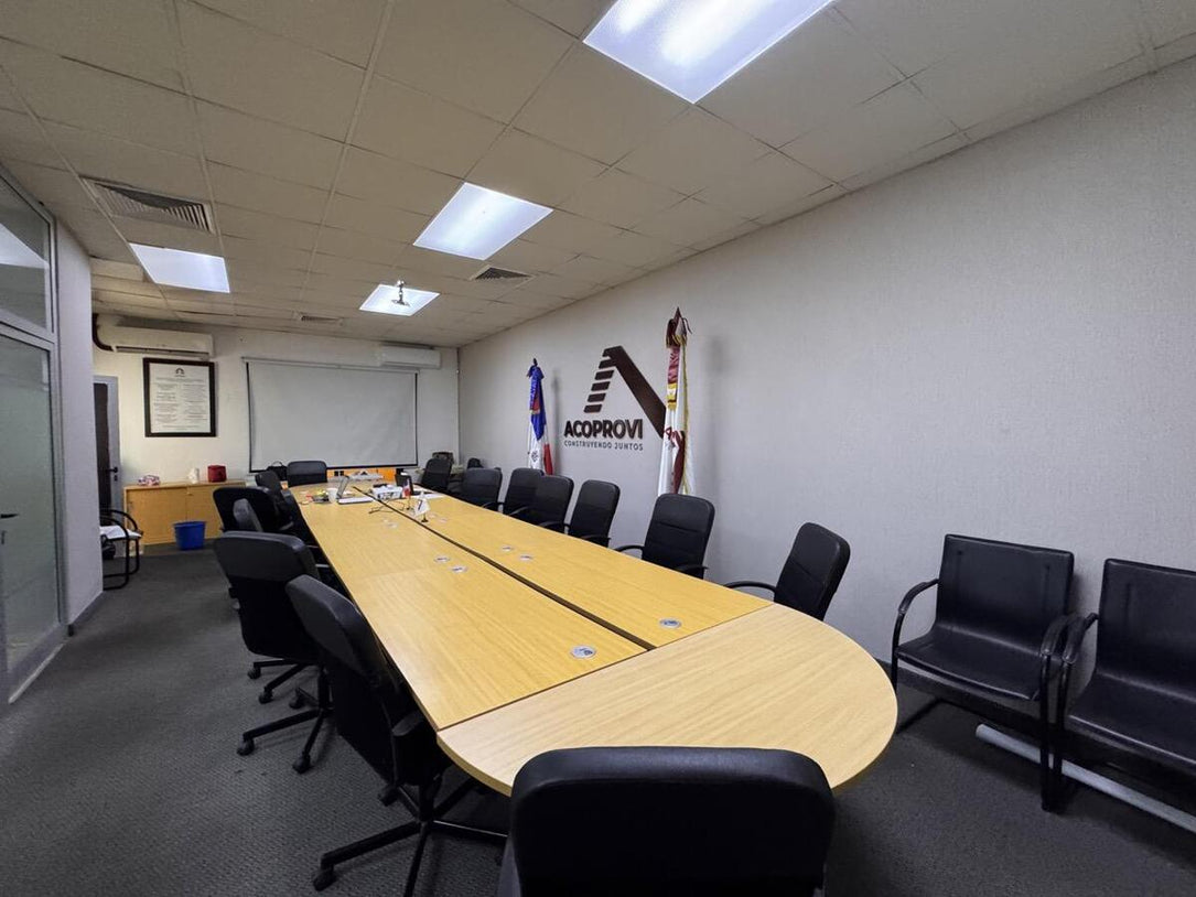 Oficina alquiler Unicentro Piantini Santo Domingo