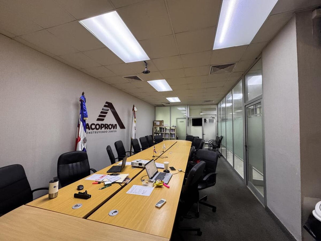 Oficina alquiler Unicentro Piantini Santo Domingo