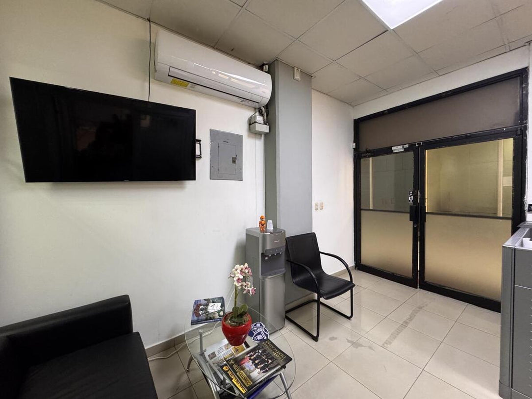 Oficina alquiler Unicentro Piantini Santo Domingo