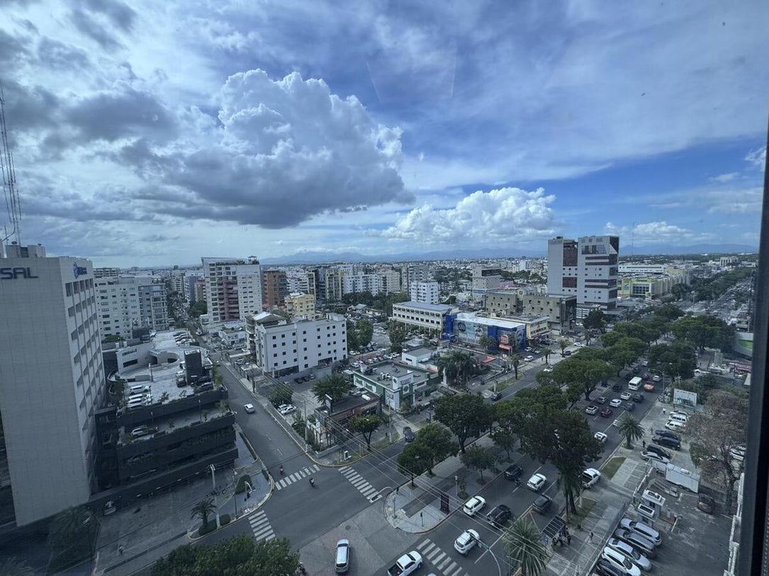 Oficina Corporativa Clase AAA 1,582 m²  Alquiler o Venta | Piantini – Acrópolis, Santo Domingo