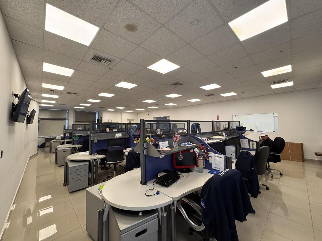 Oficina Corporativa Clase AAA 1,582 m²  Alquiler o Venta | Piantini – Acrópolis, Santo Domingo