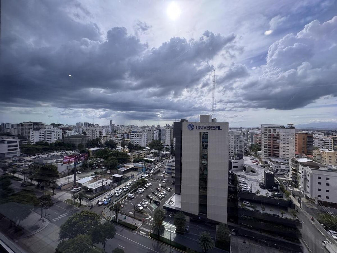 Oficina Corporativa Clase AAA 1,582 m²  Alquiler o Venta | Piantini – Acrópolis, Santo Domingo
