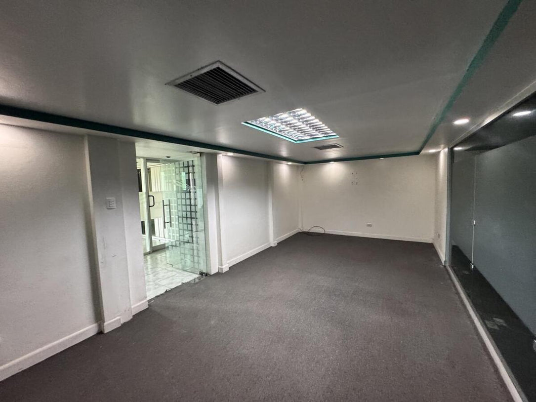 Oficina alquiler Unicentro Piantini Santo Domingo