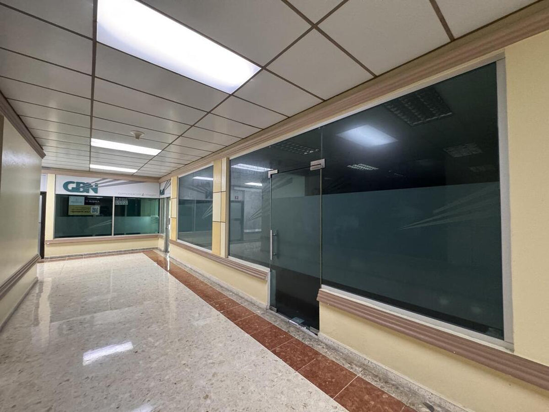 Oficina alquiler Unicentro Piantini Santo Domingo