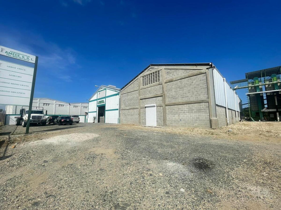 Nave Industrial en Alquiler – 501 m² | Ave. Merca Santo Domingo | Próximo Km 22, La Guáyiga